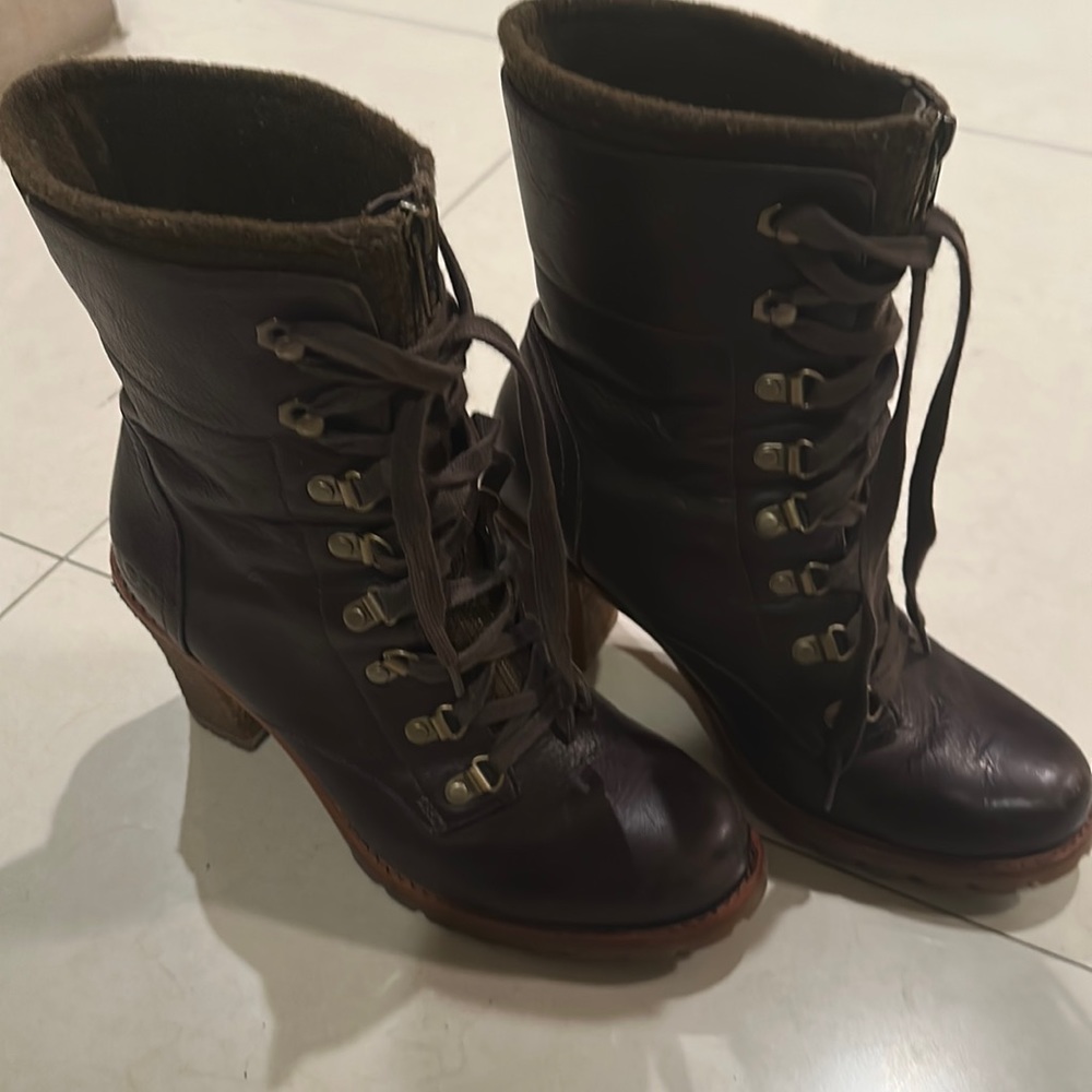 UGG brown leather booties size 9.5 rubber sole…excellent condition